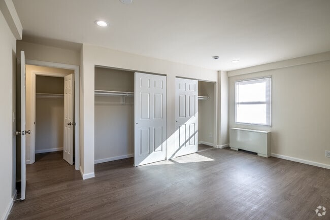 1BR, 1BA - 860SF - Primary Bedroom - Caldwell Terrace