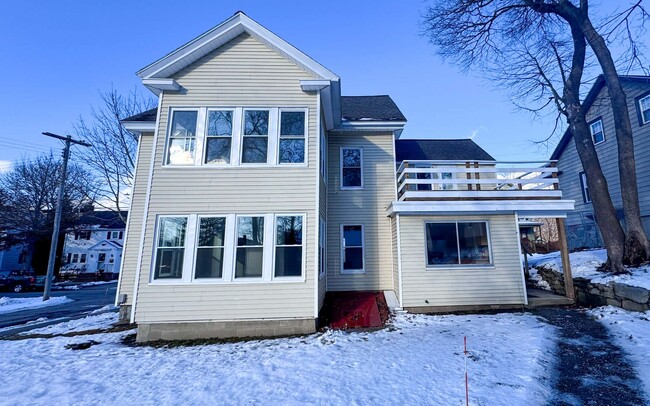 Building Photo - 39 Allen St