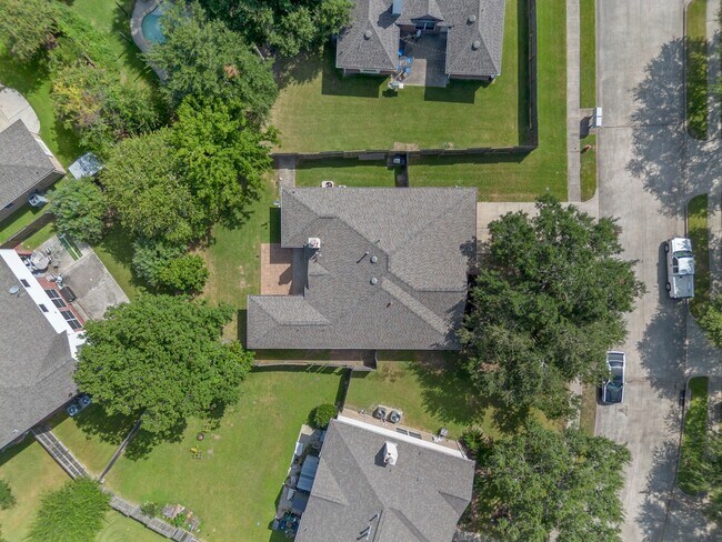 Building Photo - 530 Lockland Ln