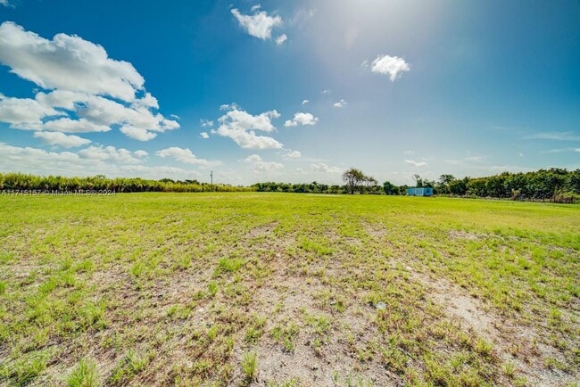 Building Photo - farm stay Sw Extended Stay-1-1