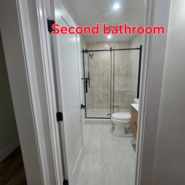 Segundo baño - 916 S Sherbourne Dr