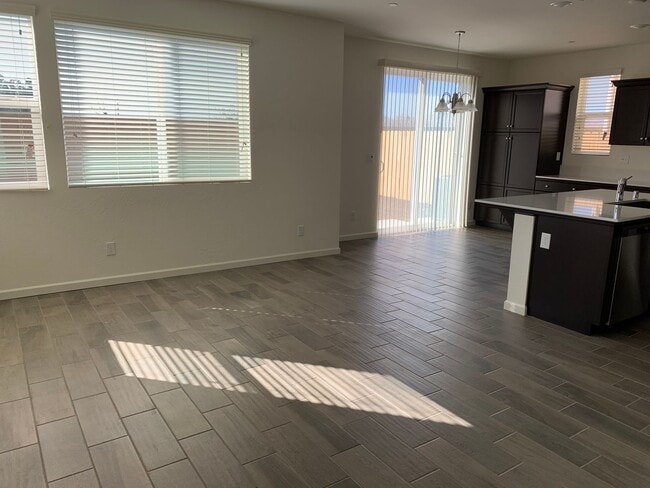 Building Photo - 3/2.5 In North Clovis Near Buchanan High S...