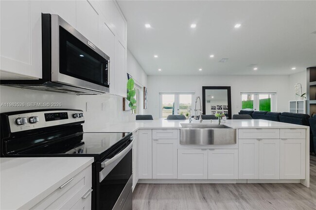 Foto del edificio - 12735 SW 49th Ct