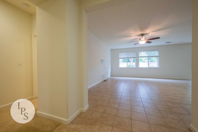 Building Photo - Harlan Ranch Clovis Home, 3BR/2BA, Amazing Community - Lots of Amenities!