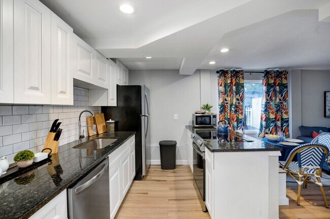 Foto del edificio - 4705 Hollingsworth Ave