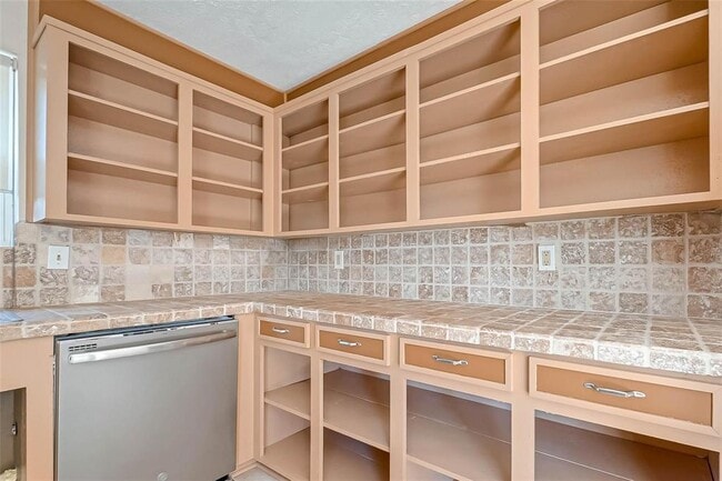Foto del edificio - 13623 Fernhill Dr