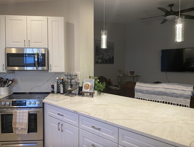 Foto del edificio - 4209 Royal Oak Dr