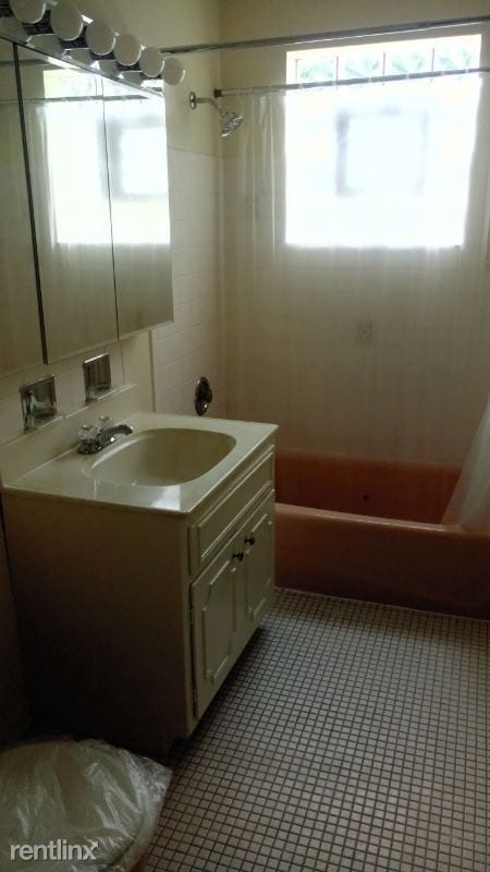 Building Photo - 1 br, 1 bath Apartment - 125 S Kenilworth Ave