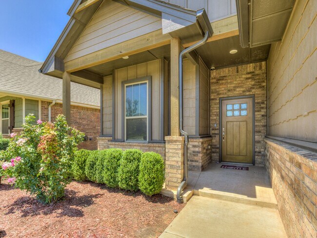 Building Photo - Welcome Home to The Waters!