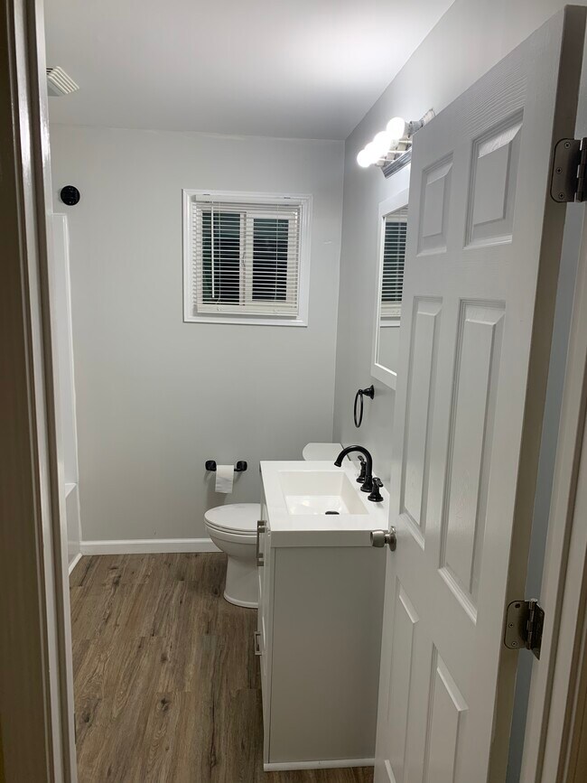 Foto del edificio - 709 Flintridge Dr