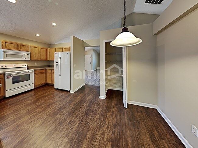 Foto del edificio - 976 Ashton Cove Terrace