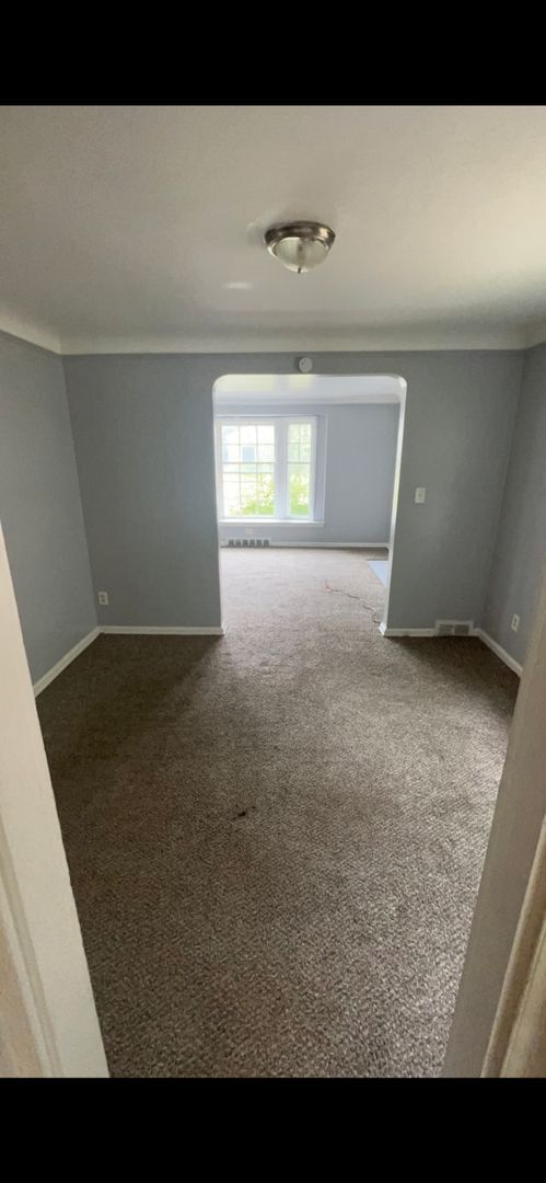 Building Photo - 3bedroom - 1.5bath:  $1,100/month