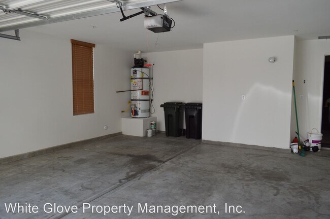 Building Photo - 3 br, 3 bath House - 186 Village Court