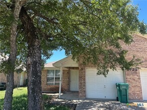 Building Photo - 1722 Aztec Trce