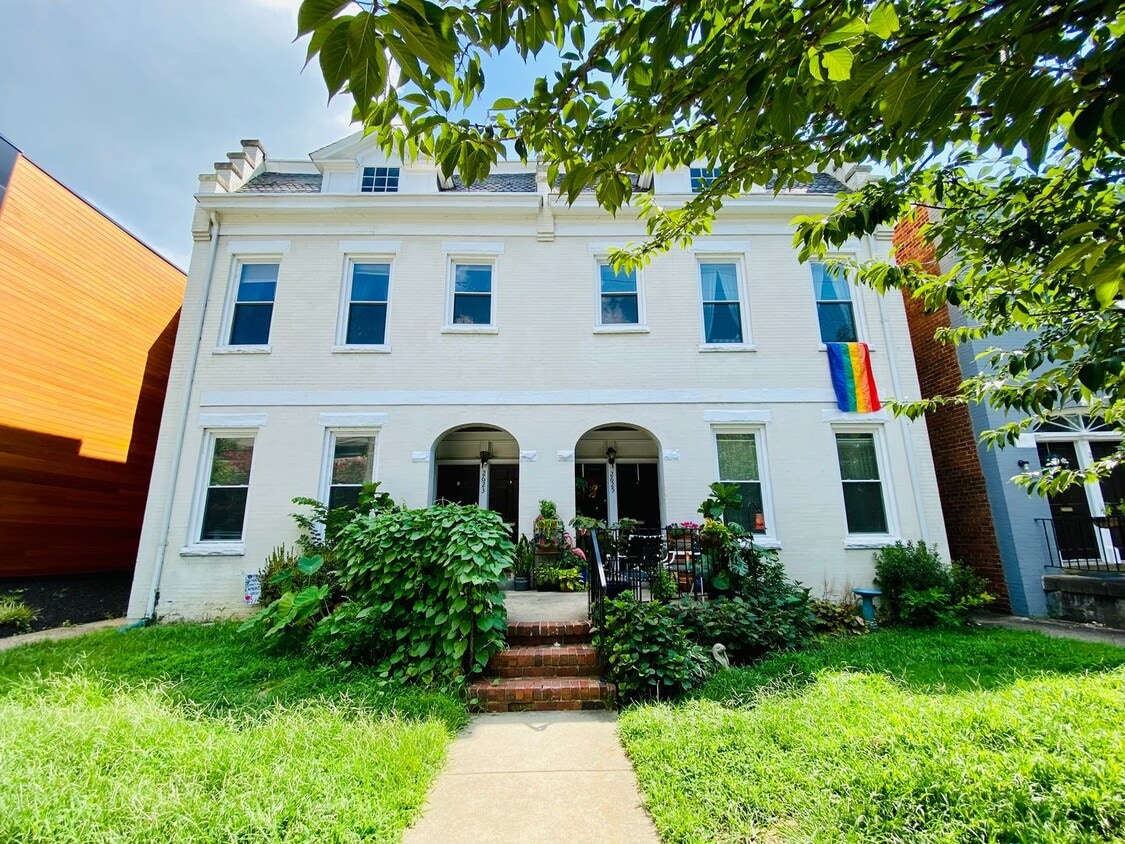 Primary Photo - 2625 Floyd Ave