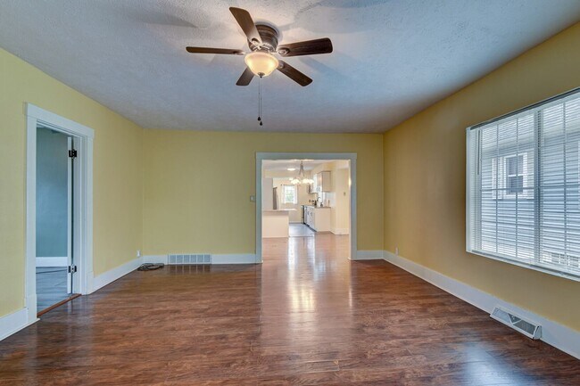 Foto del edificio - Charming and Spacious Home!