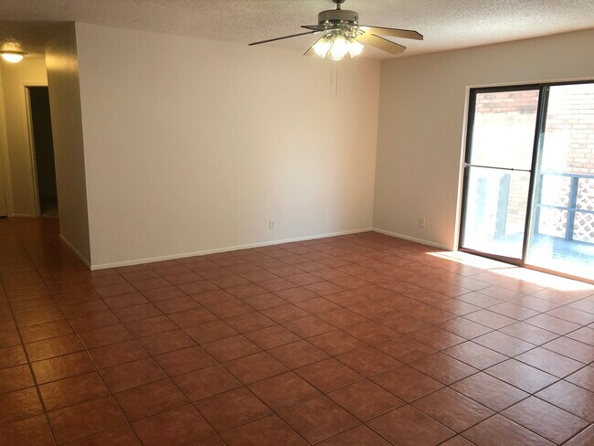 Living Area - 9414 Rue De Bois