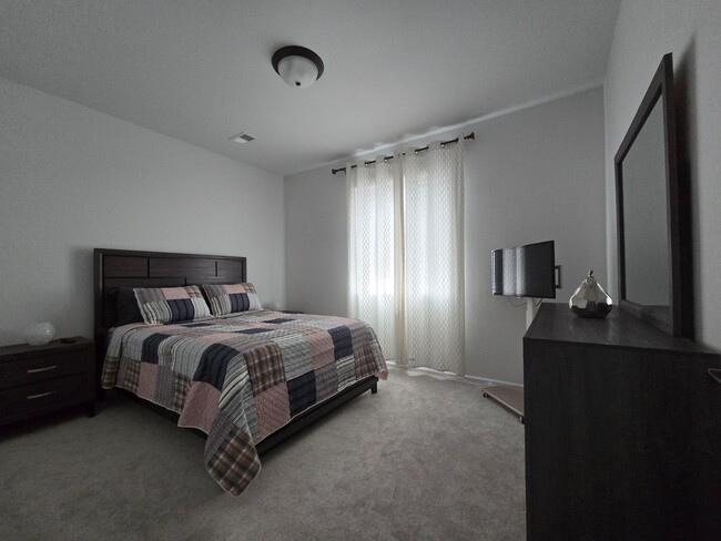 Foto del edificio - 3 Bedroom town home  in Aurora