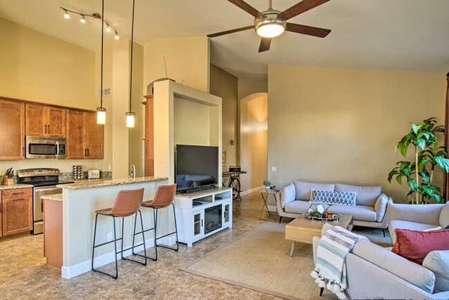 Building Photo - 3055 N Red Mountain