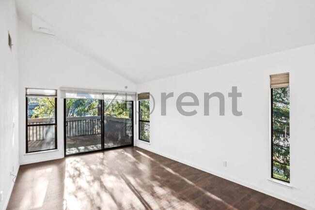 Building Photo - 1544 Bailey Rd