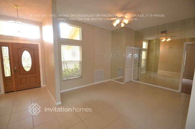 Building Photo - 3613 71st Terrace E