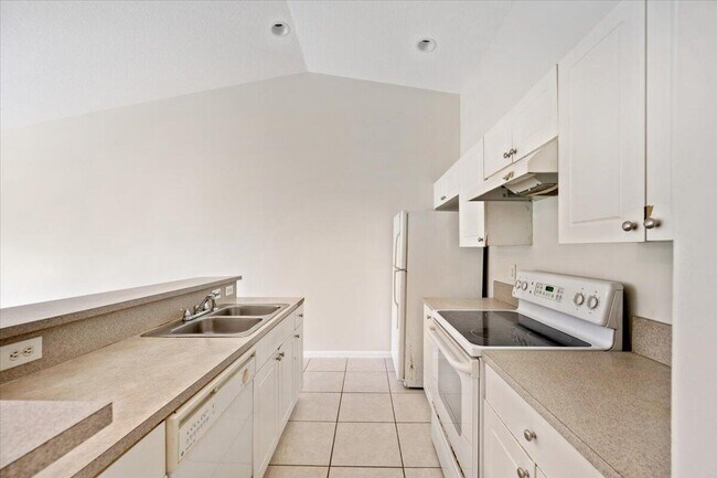 Building Photo - 4516 Oak Terrace Dr