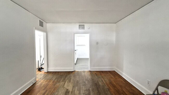 Foto del edificio - 21 Woodlawn Ave