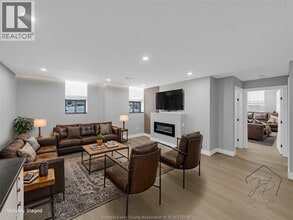 Building Photo - 3177 Riverside Dr E