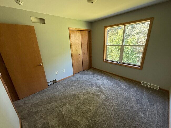 Foto del edificio - 6725 Wolf Hollow Rd