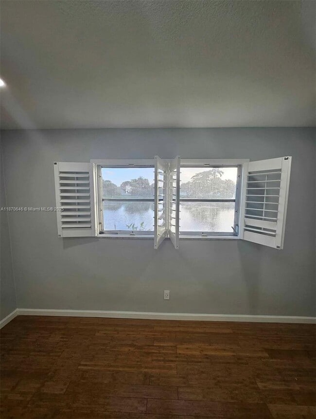 Building Photo - 2461 SW 82nd Ave
