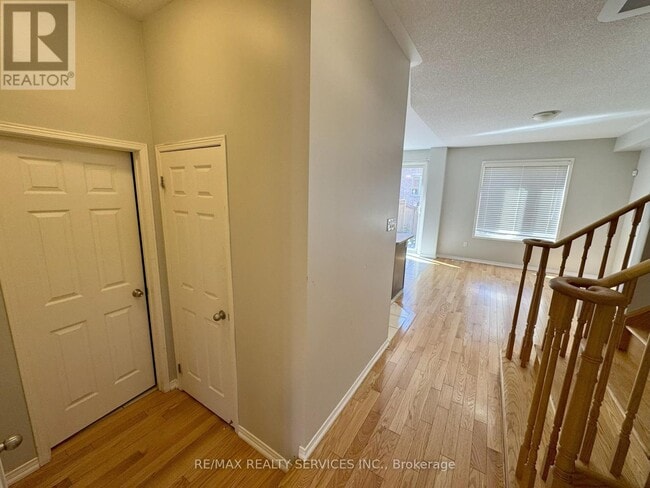 Photo du bâtiment - 12 Sussexvale Dr