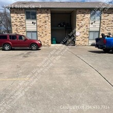 Building Photo - 503 E Beeline Ln
