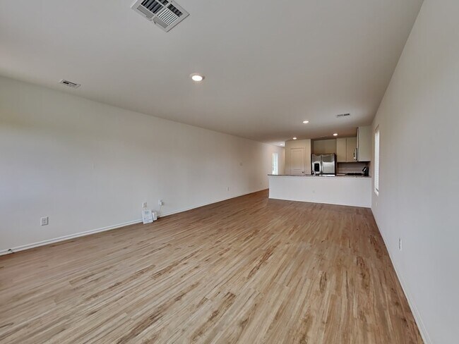 Foto del edificio - 1832 Wolford Wy