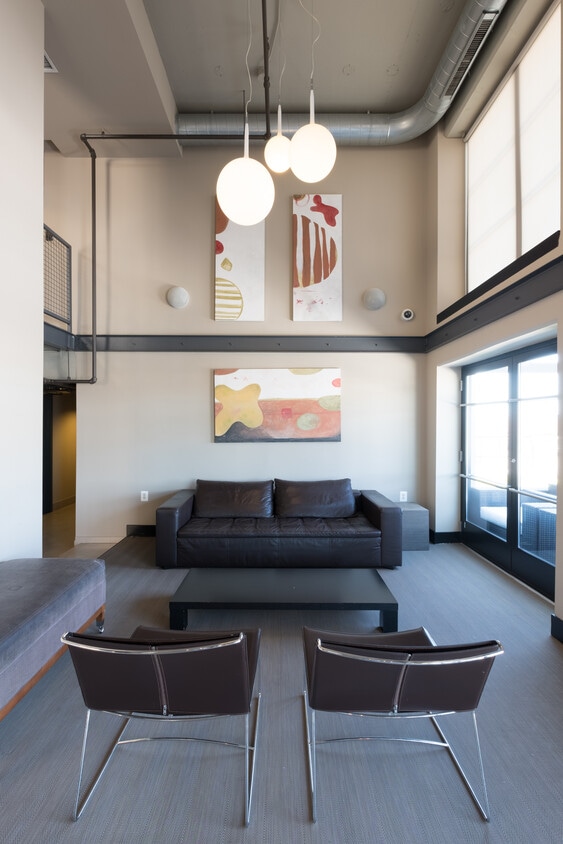 Photo - 1133 14th St NW (Washington, DC)