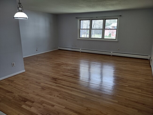 Building Photo - 482 Oak Ave