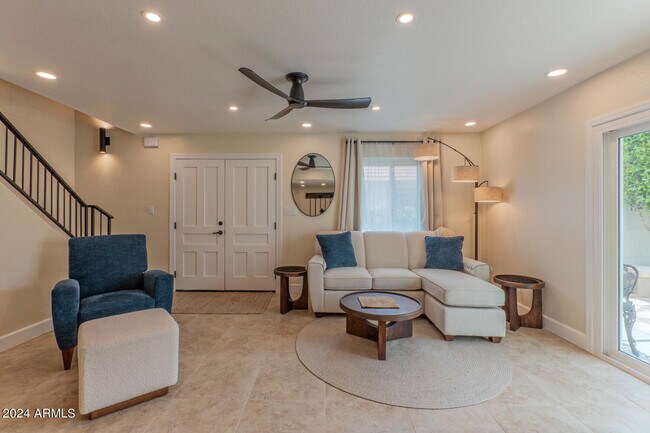 Building Photo - 7809 E Valley Vista Dr