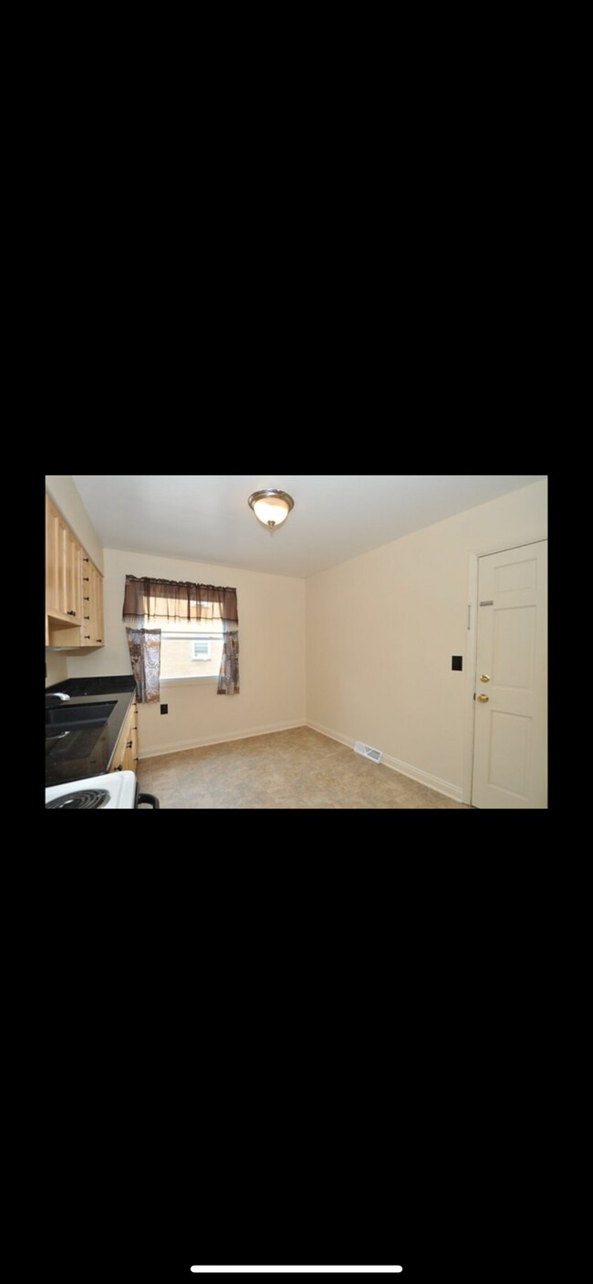 Foto del edificio - 3744 S 87th St