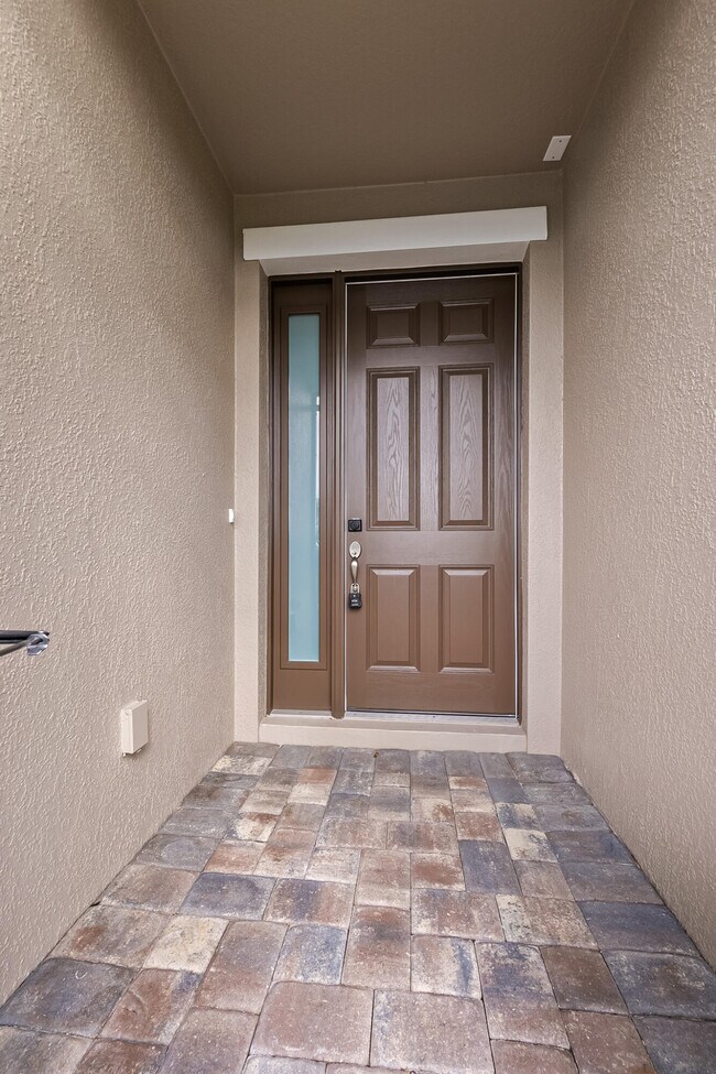 Foto del edificio - 8134 Loren Cove Dr