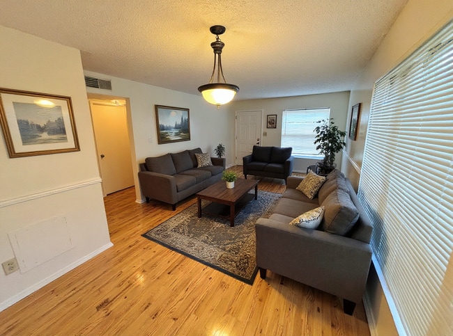Building Photo - 4034 Dream Oak Pl