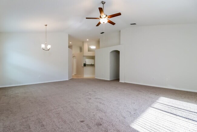 Foto del edificio - 1243 Maximilian Dr