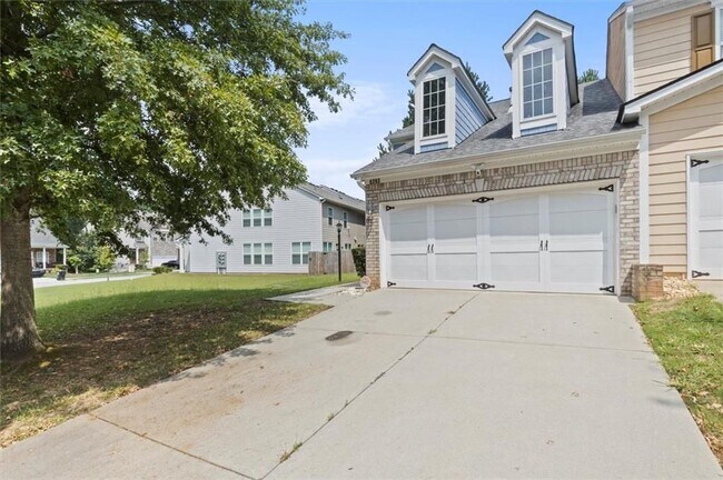 Building Photo - 6293 Colonial Vw