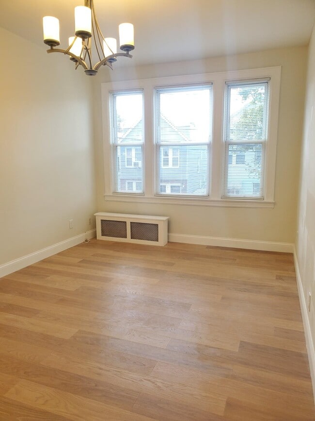 Foto del edificio - 376 Van Nostrand Ave