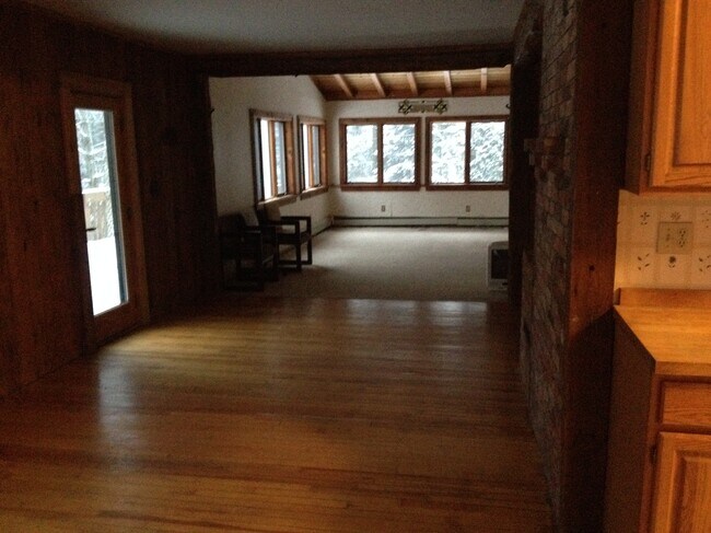 Foto del edificio - 42 Passino Rd