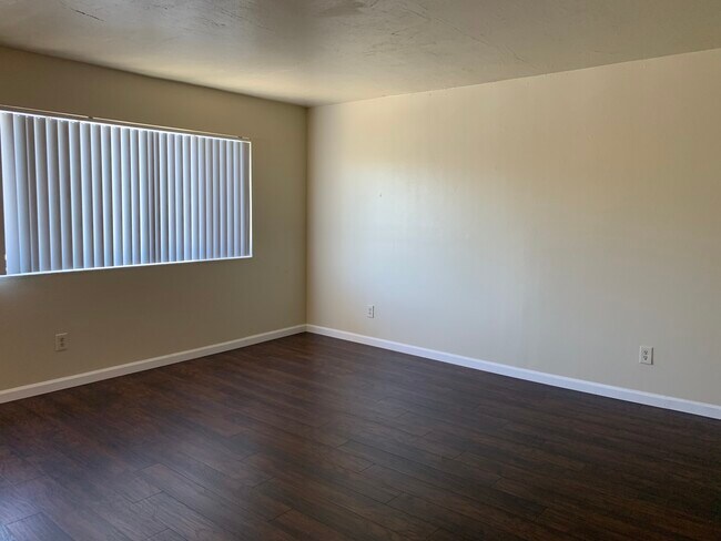 Foto del edificio - 3103 E 18th St
