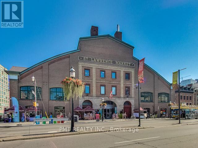 Photo du bâtiment - 109-109 Front St E