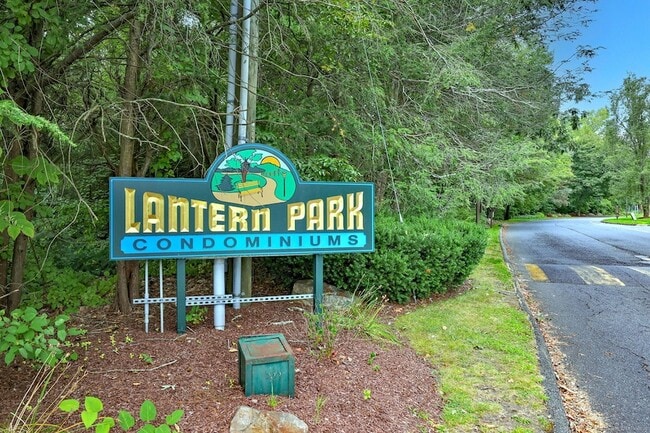 Photo - 55 Lantern Park Dr Townhome