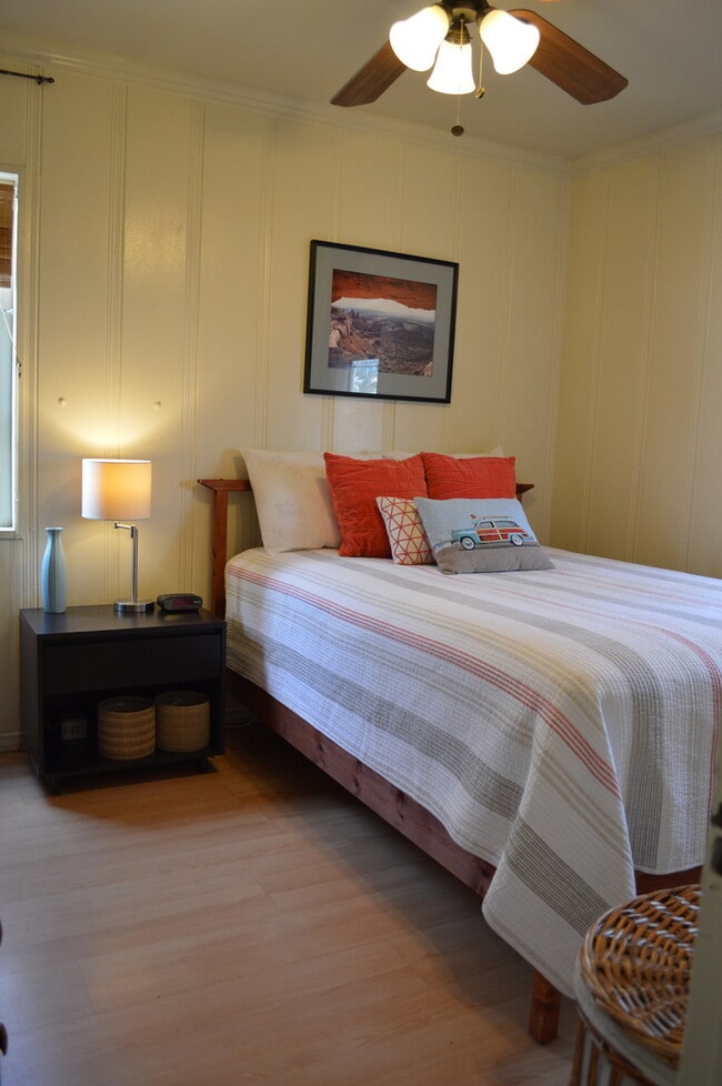 Building Photo - Ocean Beach Bungalow! Garage! Laundry! Fenced Yard! PET FRIENDLY!