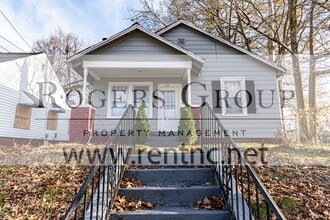 Building Photo - 428 N Chestnut St