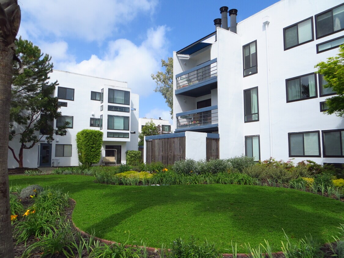 Sand Harbor South Complex - 924 Beach Park Blvd