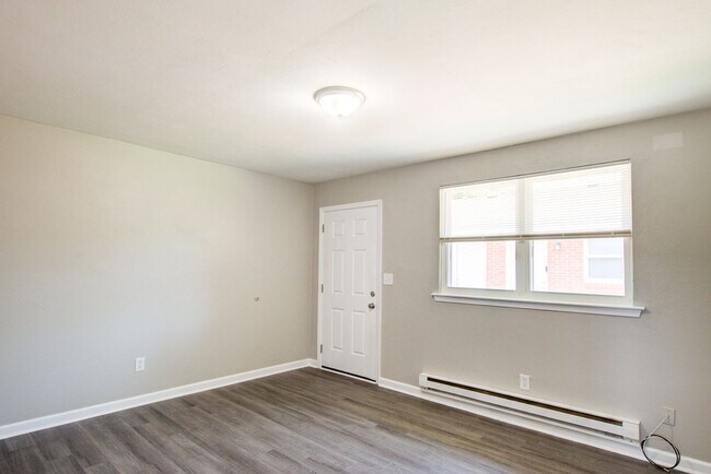 Foto del edificio - 7919 Thompson Rd